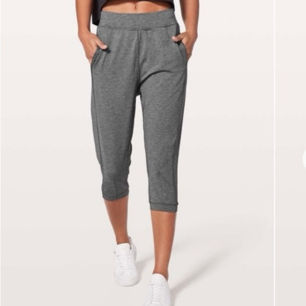Lululemon rejuvenate crop